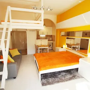 Apartamento Sunny With Balcony In Party District, Budapest