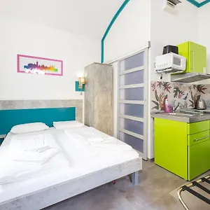 3* アパートホテル Amber Gardenview Studios